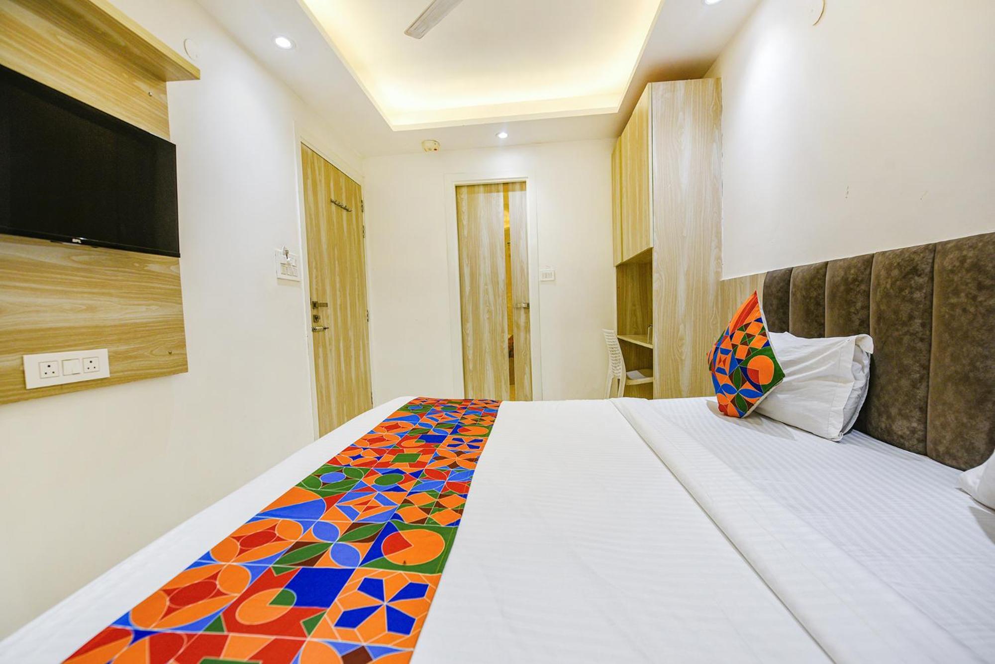 Fabhotel Luxury Inn Near Adarsh Nagar Metro Delhi Zewnętrze zdjęcie