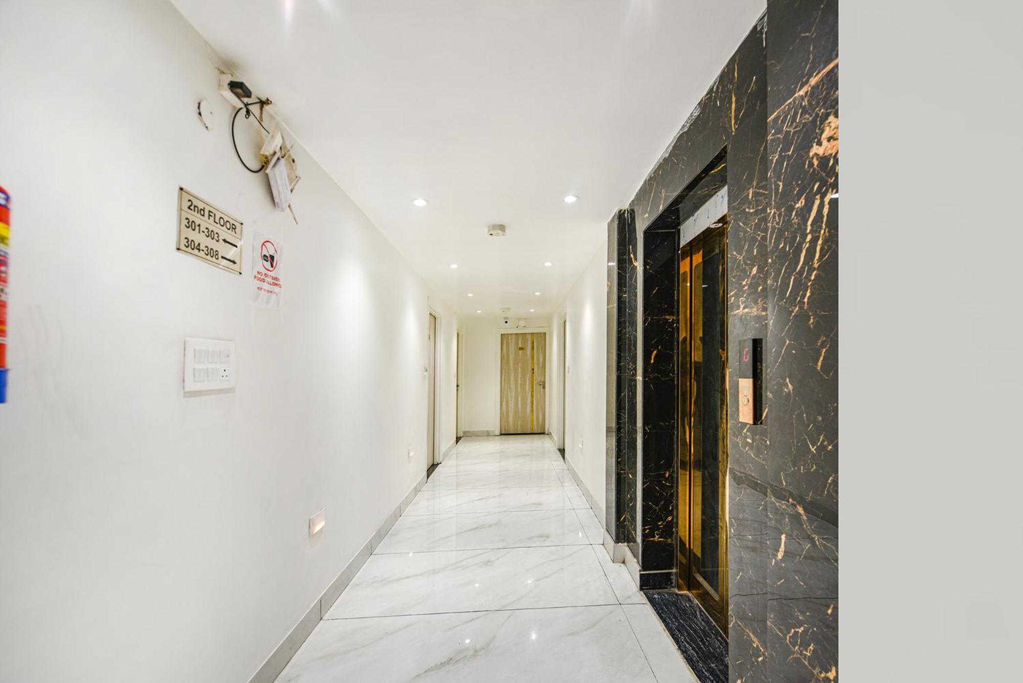 Fabhotel Luxury Inn Near Adarsh Nagar Metro Delhi Zewnętrze zdjęcie