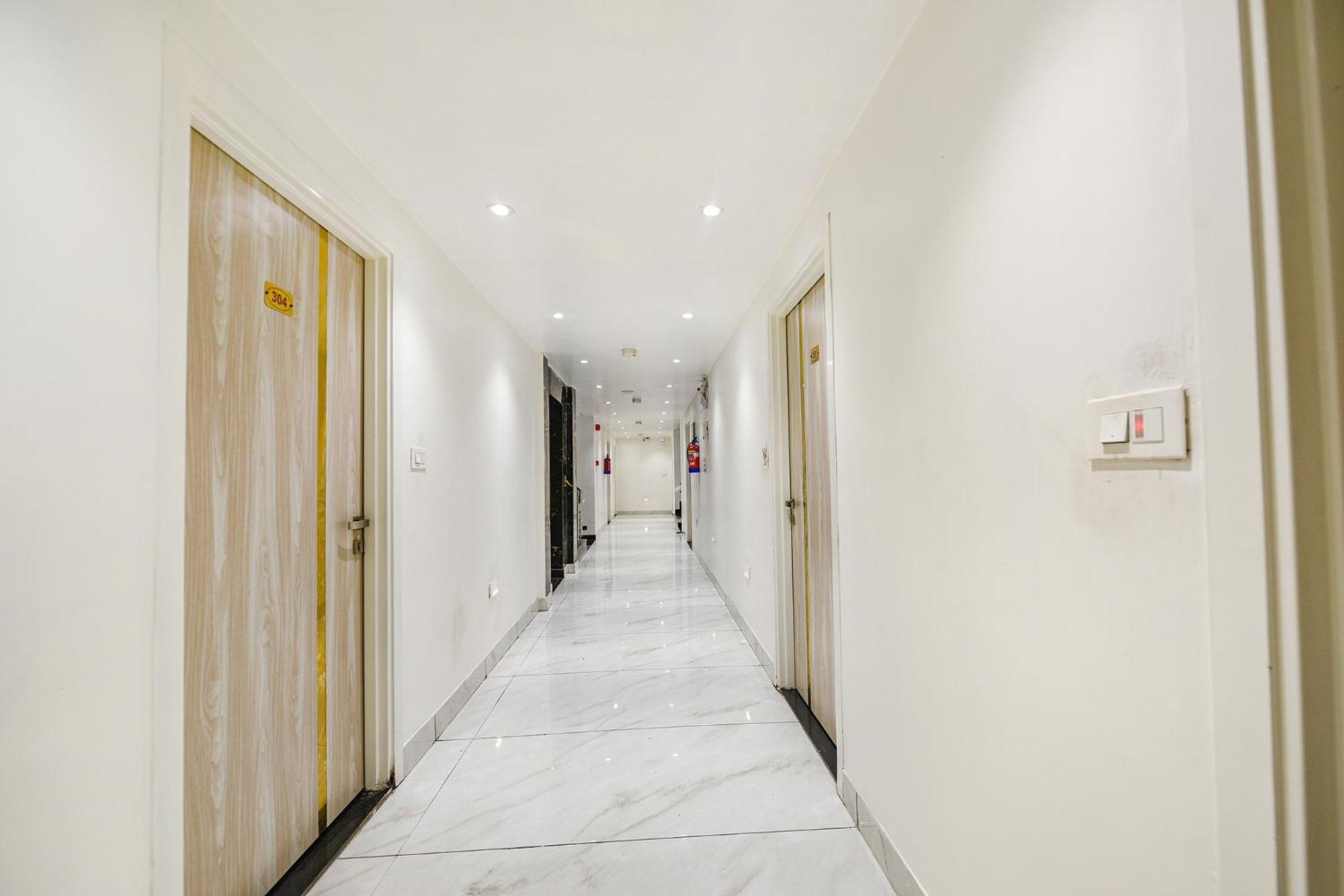 Fabhotel Luxury Inn Near Adarsh Nagar Metro Delhi Zewnętrze zdjęcie