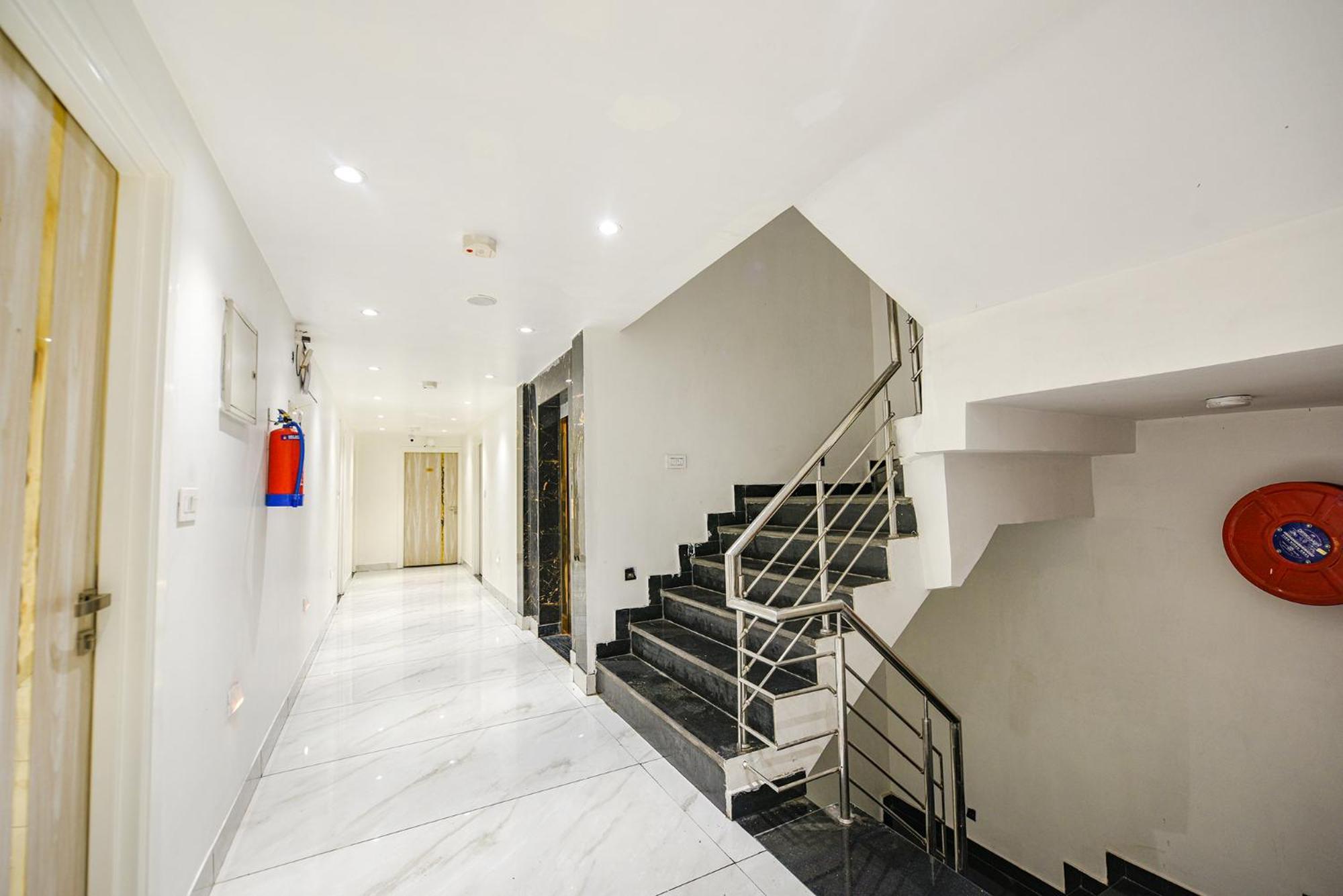 Fabhotel Luxury Inn Near Adarsh Nagar Metro Delhi Zewnętrze zdjęcie