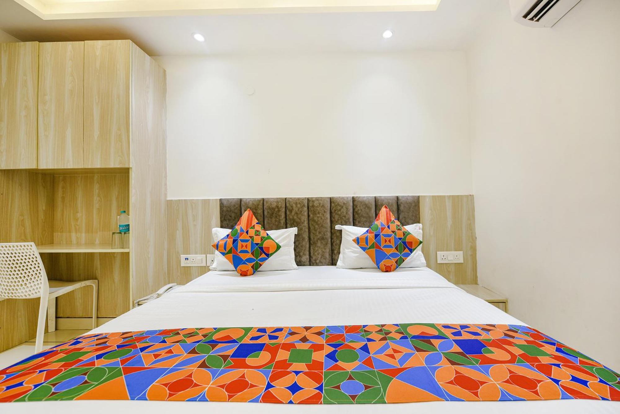 Fabhotel Luxury Inn Near Adarsh Nagar Metro Delhi Zewnętrze zdjęcie